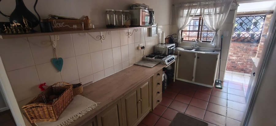 2 Bedroom Property for Sale in Geelhoutpark North West